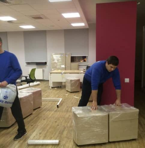 Specialized villa home and office furniture movers